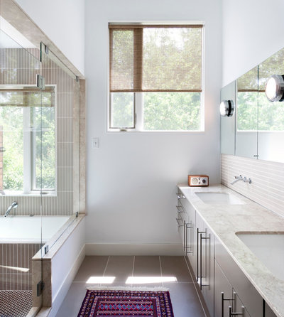コンテンポラリー 浴室 by Rick & Cindy Black Architects