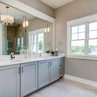 Fotos de baños | Diseños de baños de estilo americano con armarios con