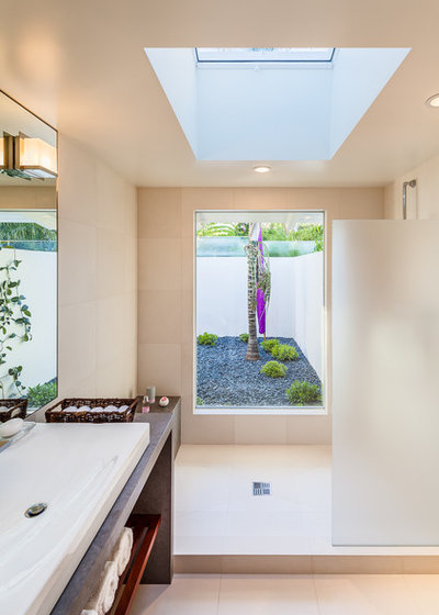 Midcentury Bathroom by Neumann Mendro Andrulaitis Architects LLP