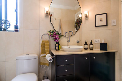 ゴールドコーストにあるエクレクティックスタイルのおしゃれな浴室の写真