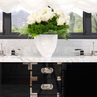 Example of a trendy bathroom design in Miami