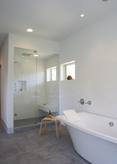 モダン 浴室 by Webber + Studio, Architects