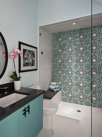トランジショナル 浴室 by Jinx McDonald Interior Designs