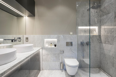 This is an example of a contemporary bathroom in London.