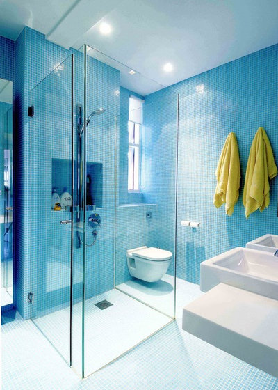 Scandinavian Bathroom by Audrey Lee Interiors Pte Ltd