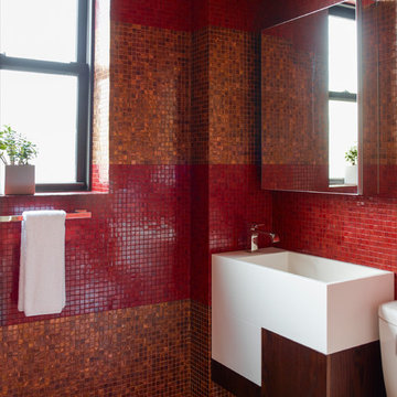 Chelsea Red Pied-à-terre Powder Room - Renovation and Interior Design