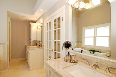 Chicago Bathroom with Schmidt Furniture and Cabinetry