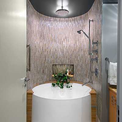 Example of a mid-sized trendy master slate floor bathroom design in Chicago with flat-panel cabinets and gray walls