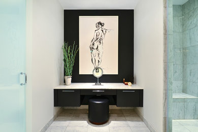 Example of a trendy bathroom design in Chicago