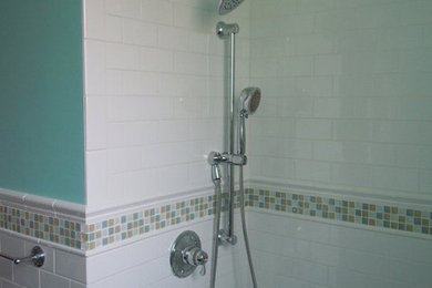 Cette photo montre une salle de bain éclectique.