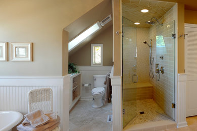 コロンバスにあるカントリー風のおしゃれな浴室の写真