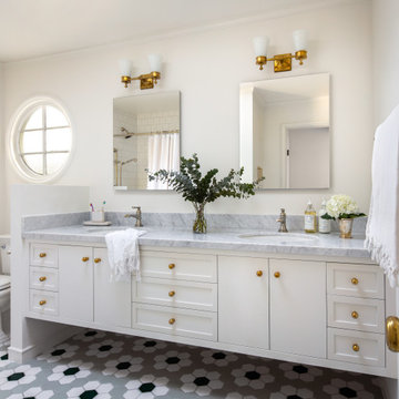 Classic Hex Tile Bathroom Floor in Daisy Pattern