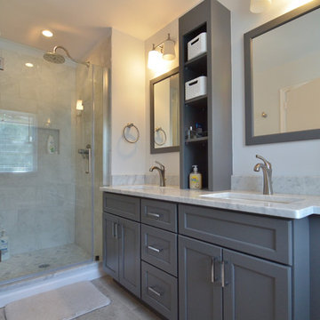 75 Bathroom With Shaker Cabinets Ideas, Dark Gray Bathroom Cabinets With Light Walls