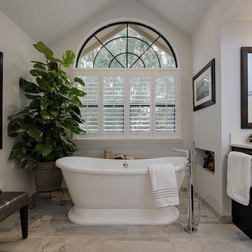 Classical Master Bathroom in Clearwater