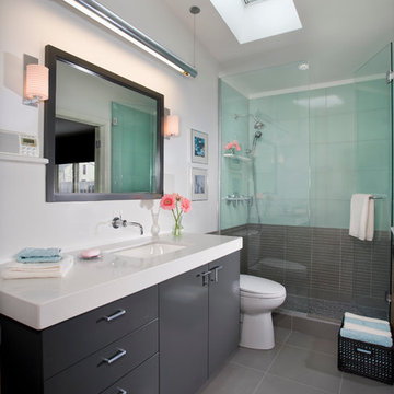 Clean Contemporary Bath