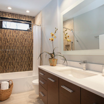 Clean Lined Contemporary Bath