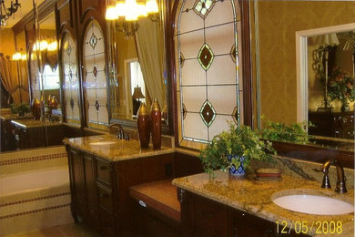 オーランドにあるトラディショナルスタイルのおしゃれな浴室の写真