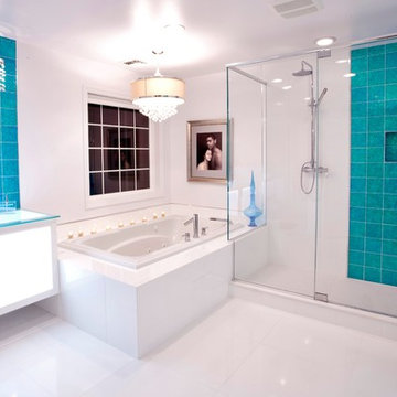 CLIENTS BATHROOM