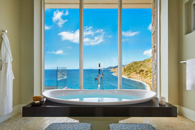 Immagine di una stanza da bagno padronale minimal di medie dimensioni con pareti beige
