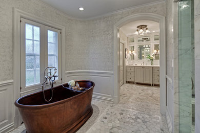 Inspiration for a traditional bathroom in Chicago.
