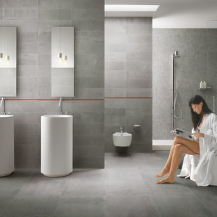 Example of a minimalist bathroom design in Chicago