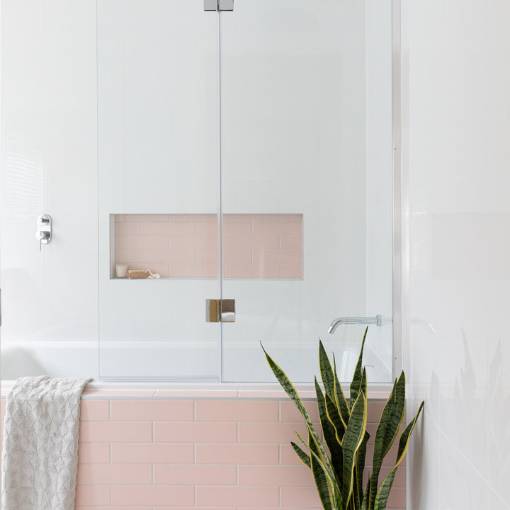 Compact Bathroom Pink And Bright Designtank Img~82f142f90ec3222d 0855 1 D885c26 W720 H720 B2 P0 