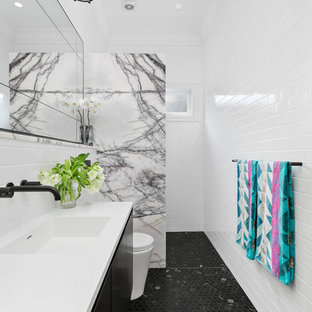 Inspiration for a mid-sized contemporary bathroom in Sydney.