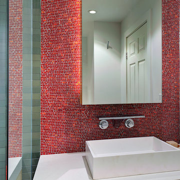Concealed lighting at the backsplash effect
