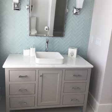 Contemperary coastal Bathroom