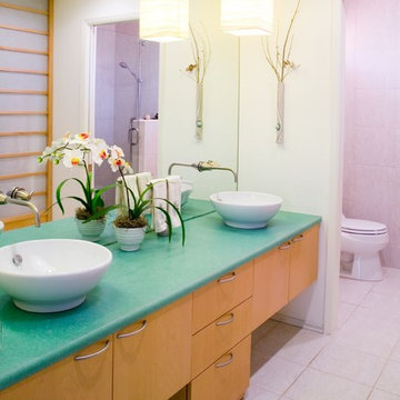 Contemporary Asian bathroom