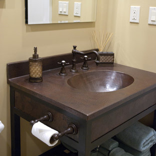 75+ Badezimmer mit dunklen Holzschränken und Kupfer-Waschbecken