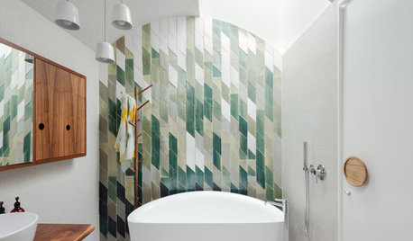 Les formes géométriques réveillent les murs de la salle de bains