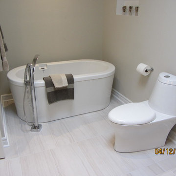Contemporary bathroom oakville