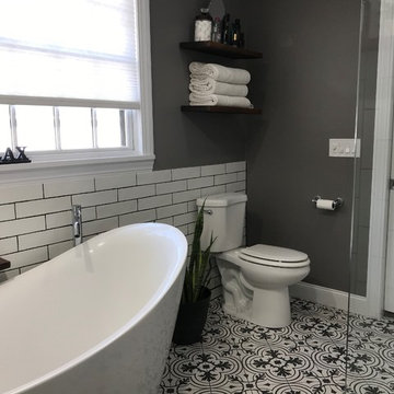 Contemporary Black and White Bathroom