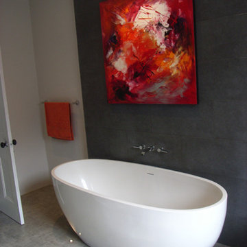 contemporary freestanding bath