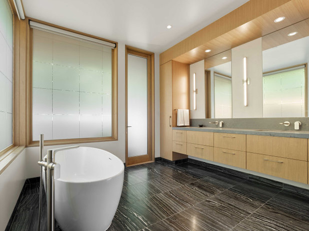 Contemporary Bathroom by Polsky Perlstein Architects