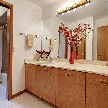 Contemporary in Long Valley NJ - Bathroom