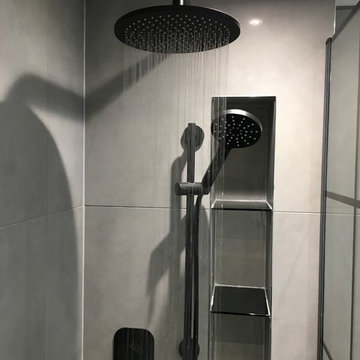 Contemporary Luxury Bathroom themed in Black