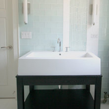 Contemporary Bathroom by Habitar Design