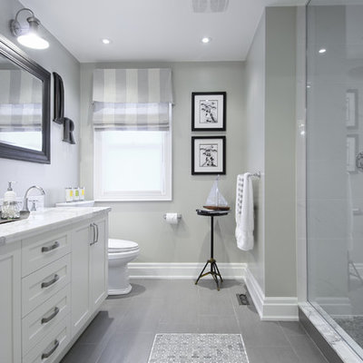 Elegant bathroom photo in Toronto with gray walls