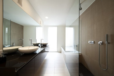 Contemporary Wet Rooms With Glass Panels