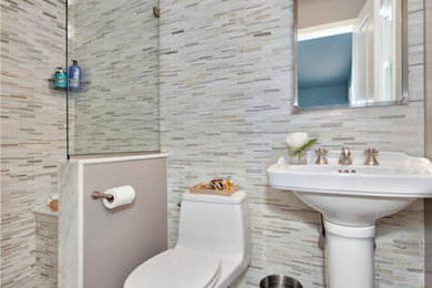 ホバートにあるトラディショナルスタイルのおしゃれな浴室の写真