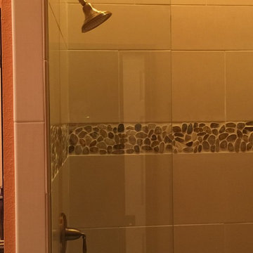 Country Bend - Master Shower