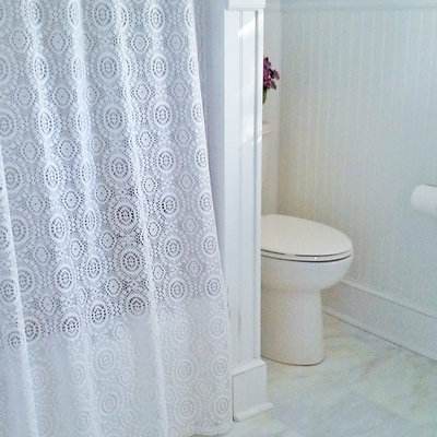 Inspiration for a mid-sized timeless bathroom remodel in DC Metro