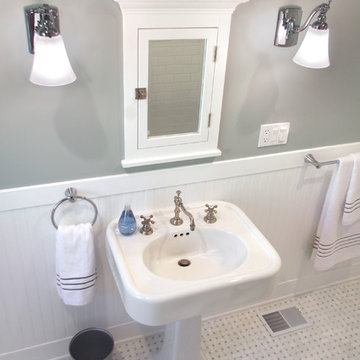 Craftsman Guest Bath