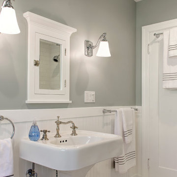 Craftsman Guest Bath