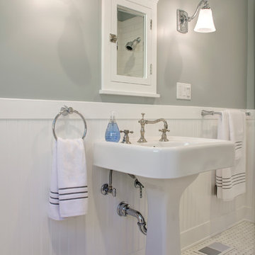 Craftsman Guest Bath