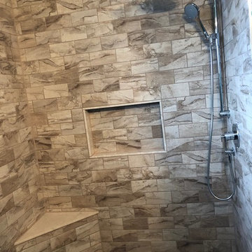 Curbed Shower with corner seat