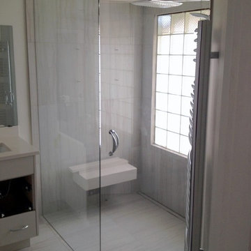 Curbless walk in shower, Vancouver Shower Glass Professionals