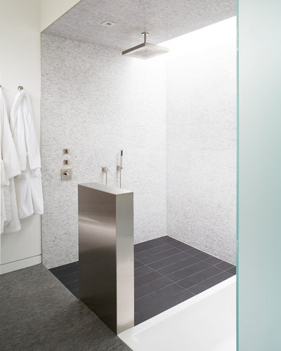 Contemporary Bathroom by Hufft